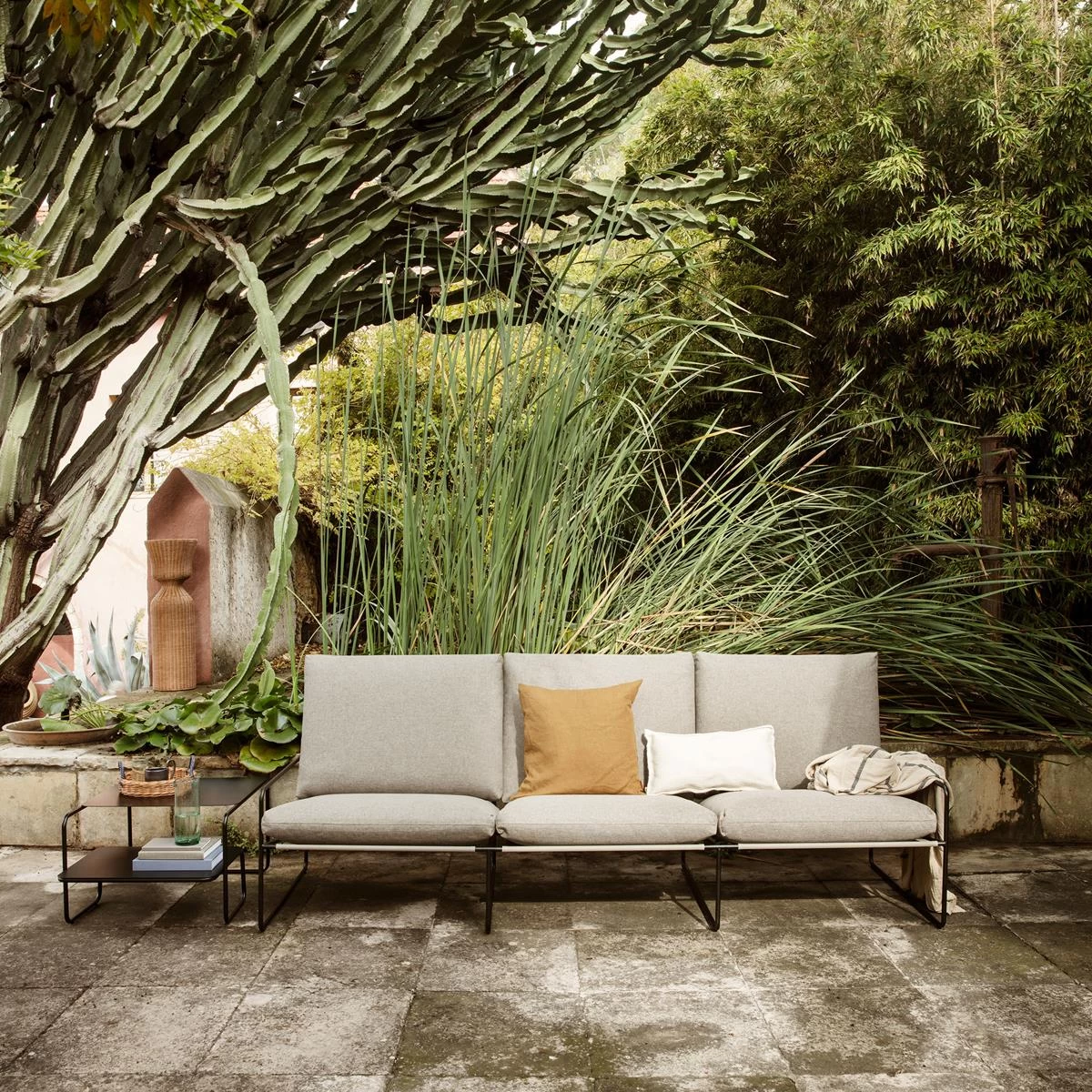 Ferm LIVING Desert 3-zitsbank Black Dolce - Dark Sand - Afbeelding 3