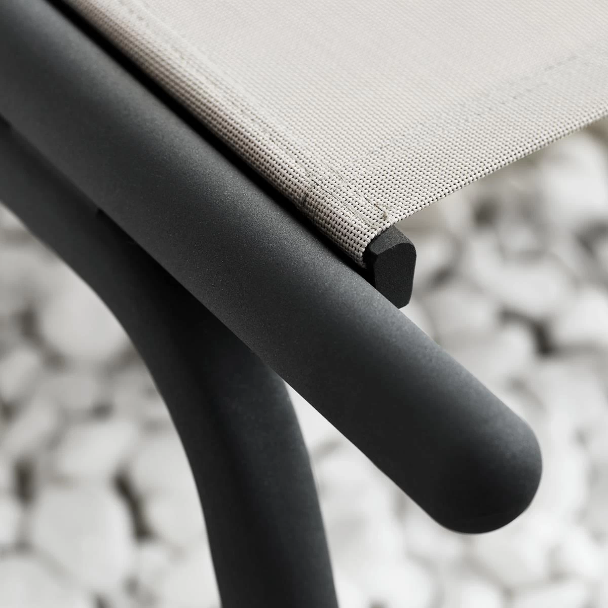 Bolia Sling Outdoor Ligstoel - Antraciet - Afbeelding 6