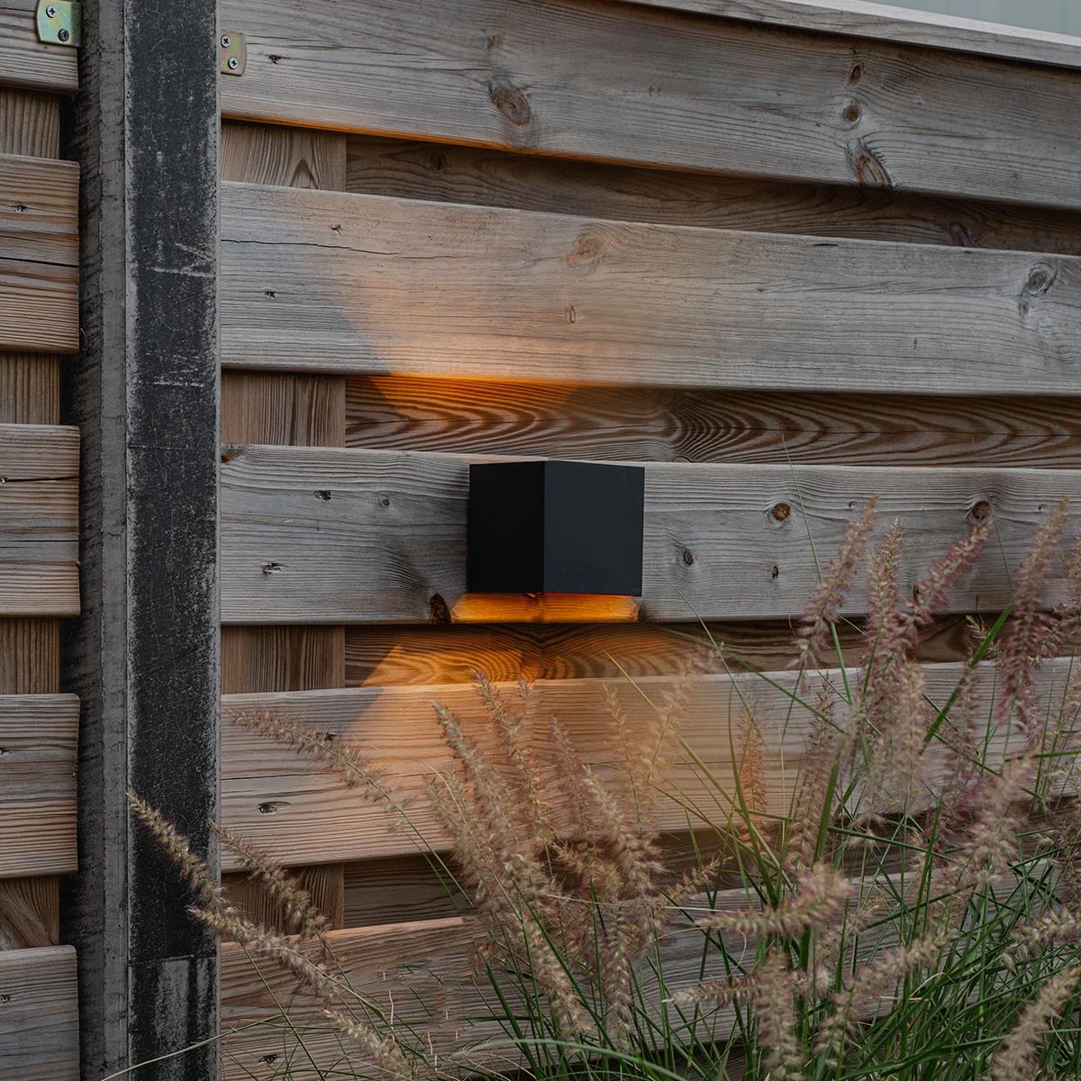 QAZQA Buiten Wandlamp Zwart Met Goud Incl. LED 2-lichts IP54 - Edwin - Afbeelding 2